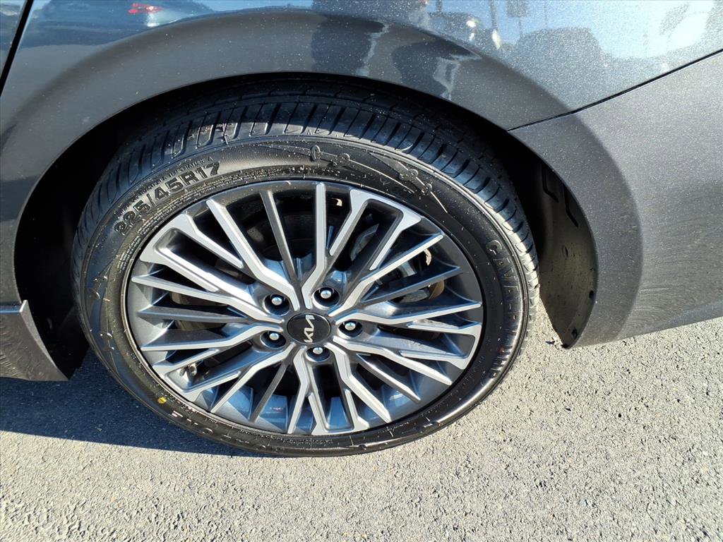 Used 2023 Kia Forte GT-Line w/ GT-Line Premium Package image 18