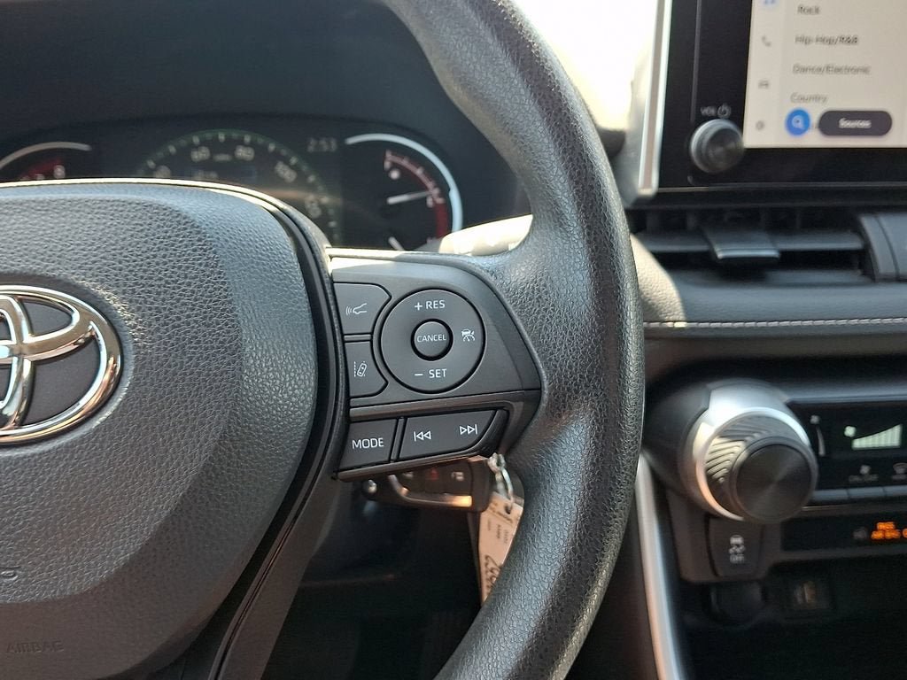 Used 2024 Toyota RAV4 LE AWD/4WD image 23