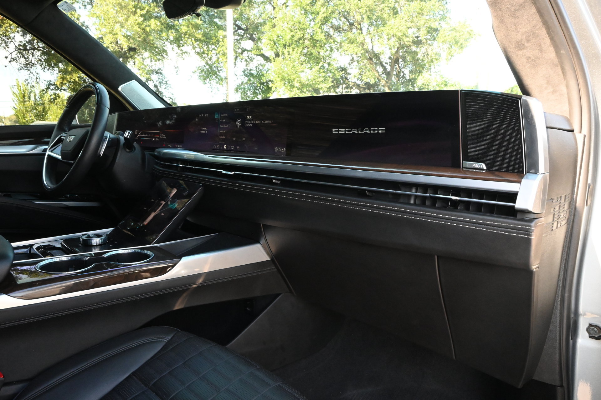 Certified 2025 Cadillac Escalade Sport Platinum w/ LPO, ONYX Package AWD/4WD image 23