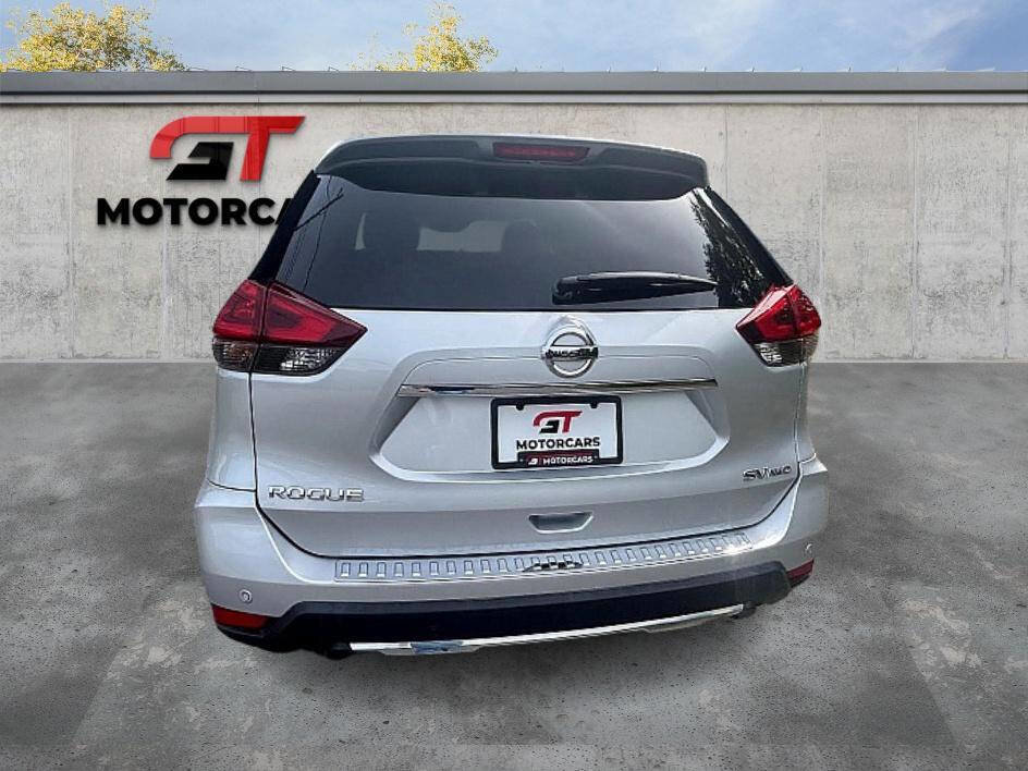Used 2019 Nissan Rogue SV w/ Premium Package image 4