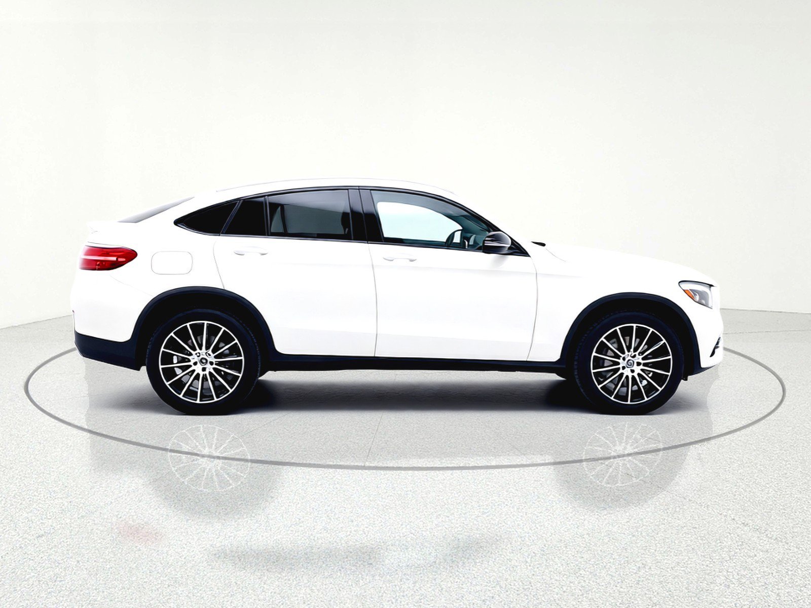 Used 2018 Mercedes-Benz GLC 300 4MATIC Coupe image 12