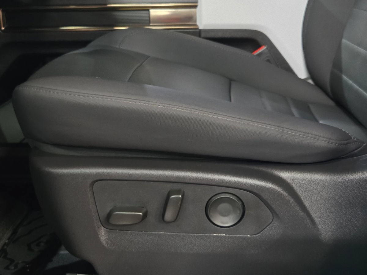 Used 2024 GMC Hummer EV 3X w/ Omega Edition AWD/4WD image 45