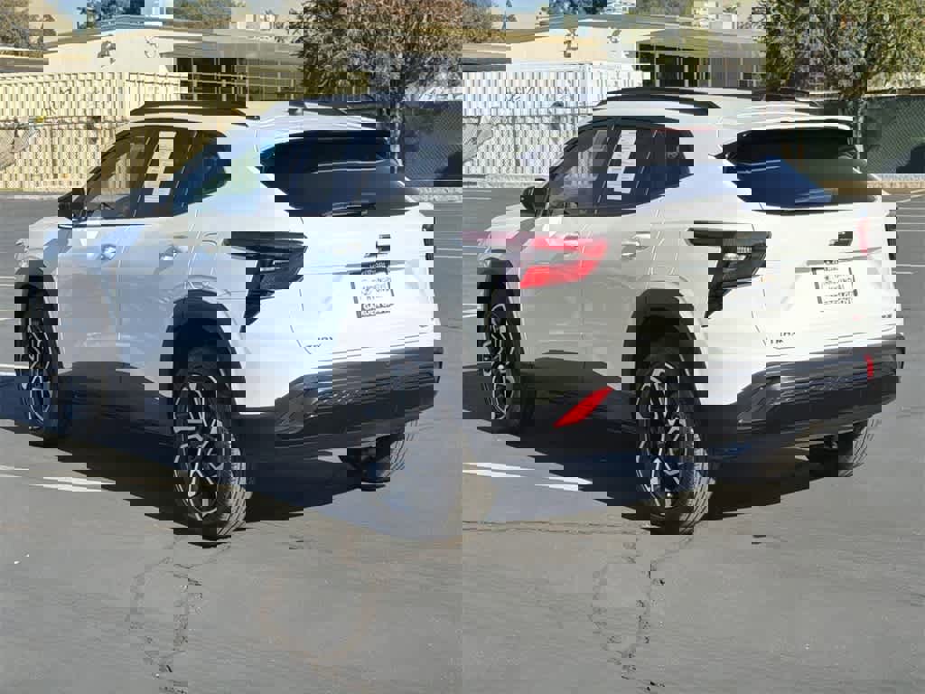 Used 2025 Chevrolet Trax RS w/ Sunroof Package image 6