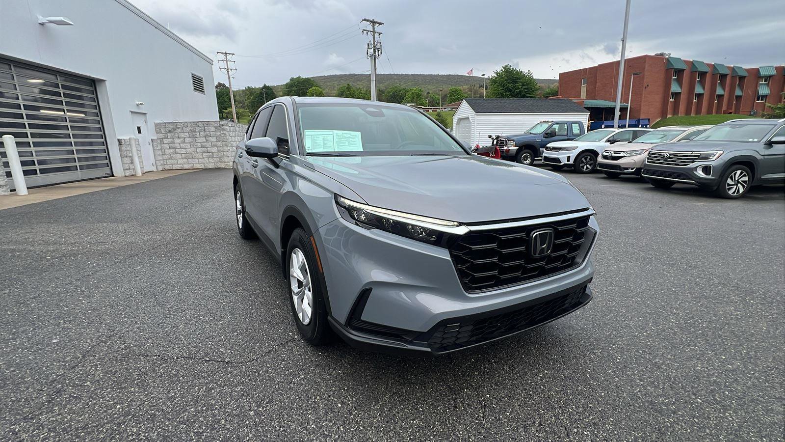 Used 2024 Honda CR-V LX image 2