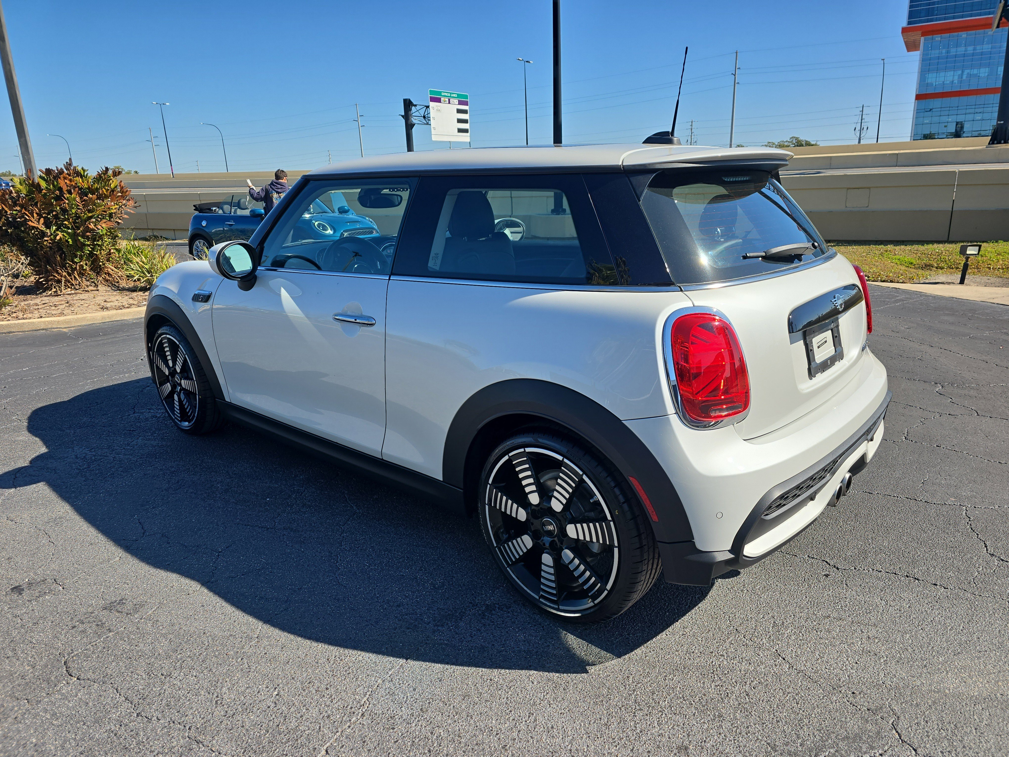 Used 2023 MINI Cooper S image 6