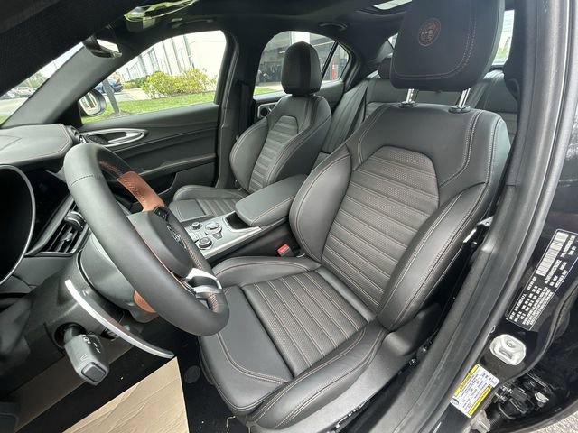 New 2025 Alfa Romeo Giulia AWD w/ Driving Assist Package image 11