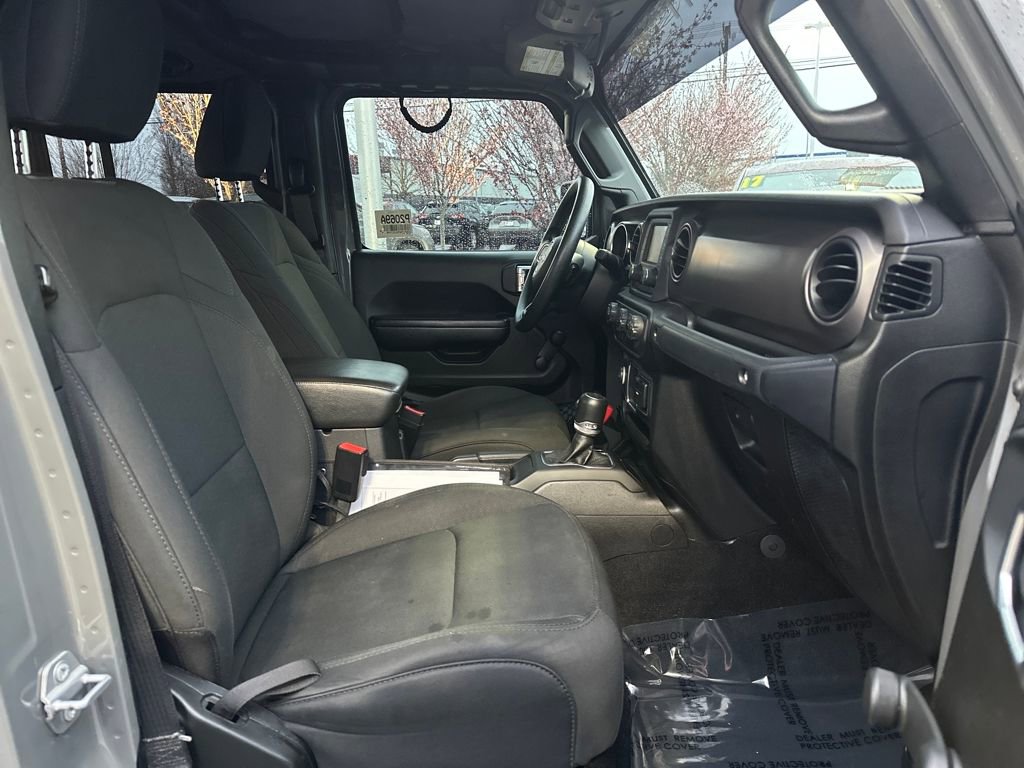 Used 2020 Jeep Gladiator Sport image 17