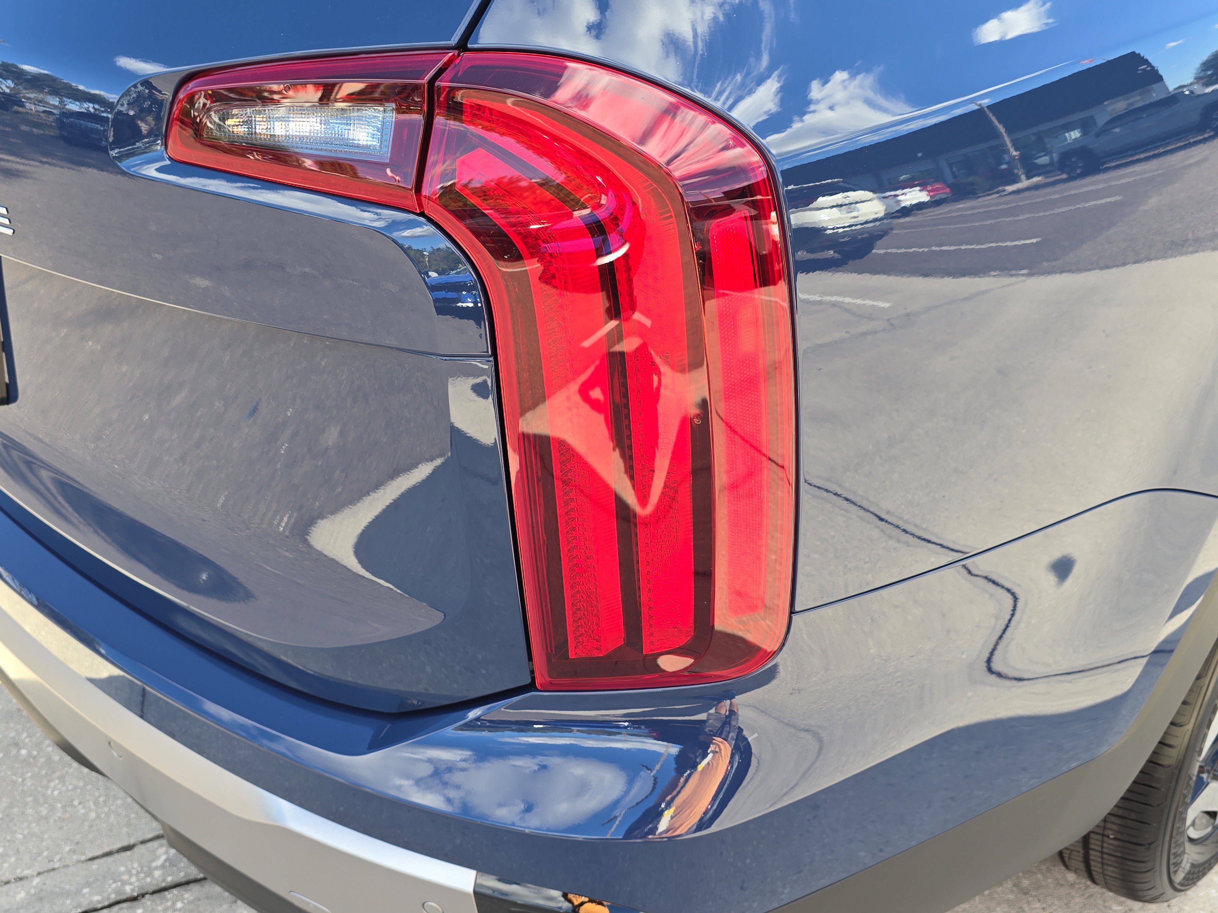 Used 2025 Kia Telluride S image 11