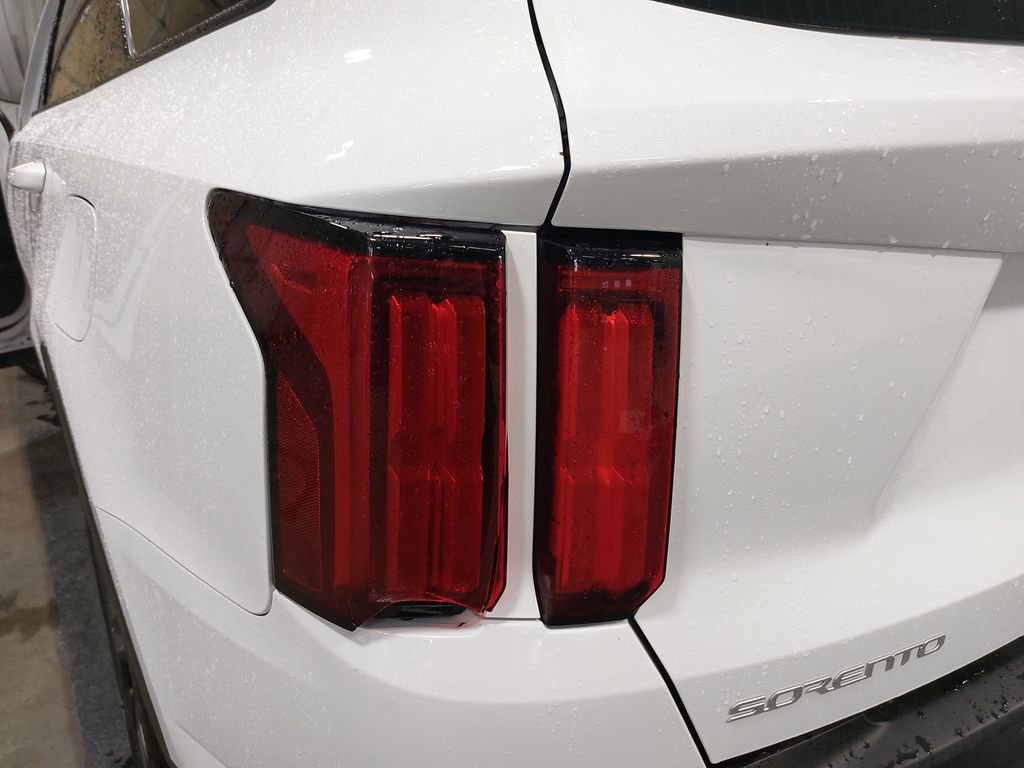 Used 2023 Kia Sorento SX Prestige image 36
