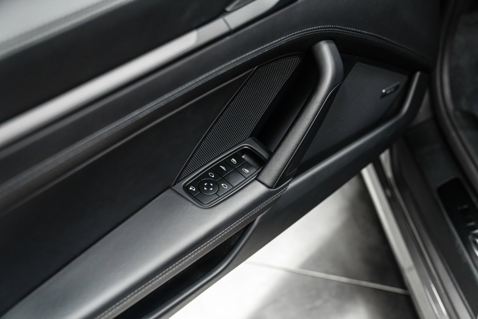 Used 2023 Porsche 911 Cabriolet image 22