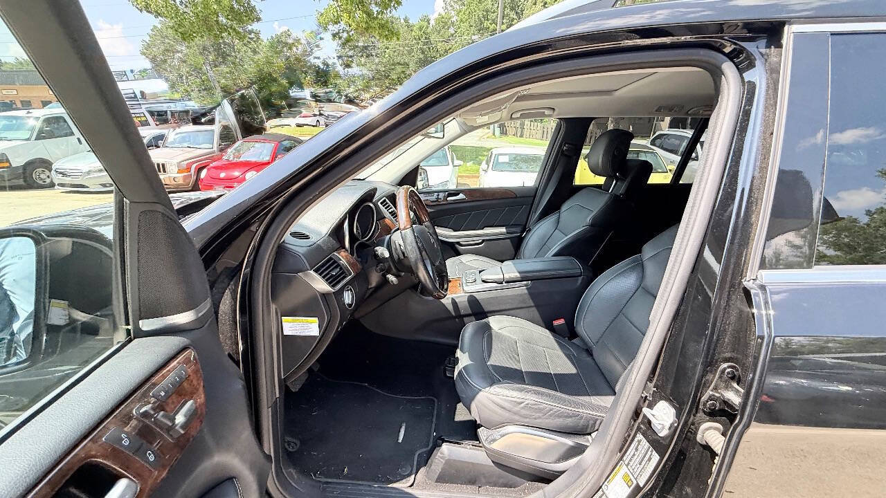 Used 2014 Mercedes-Benz GL 550 4MATIC image 25