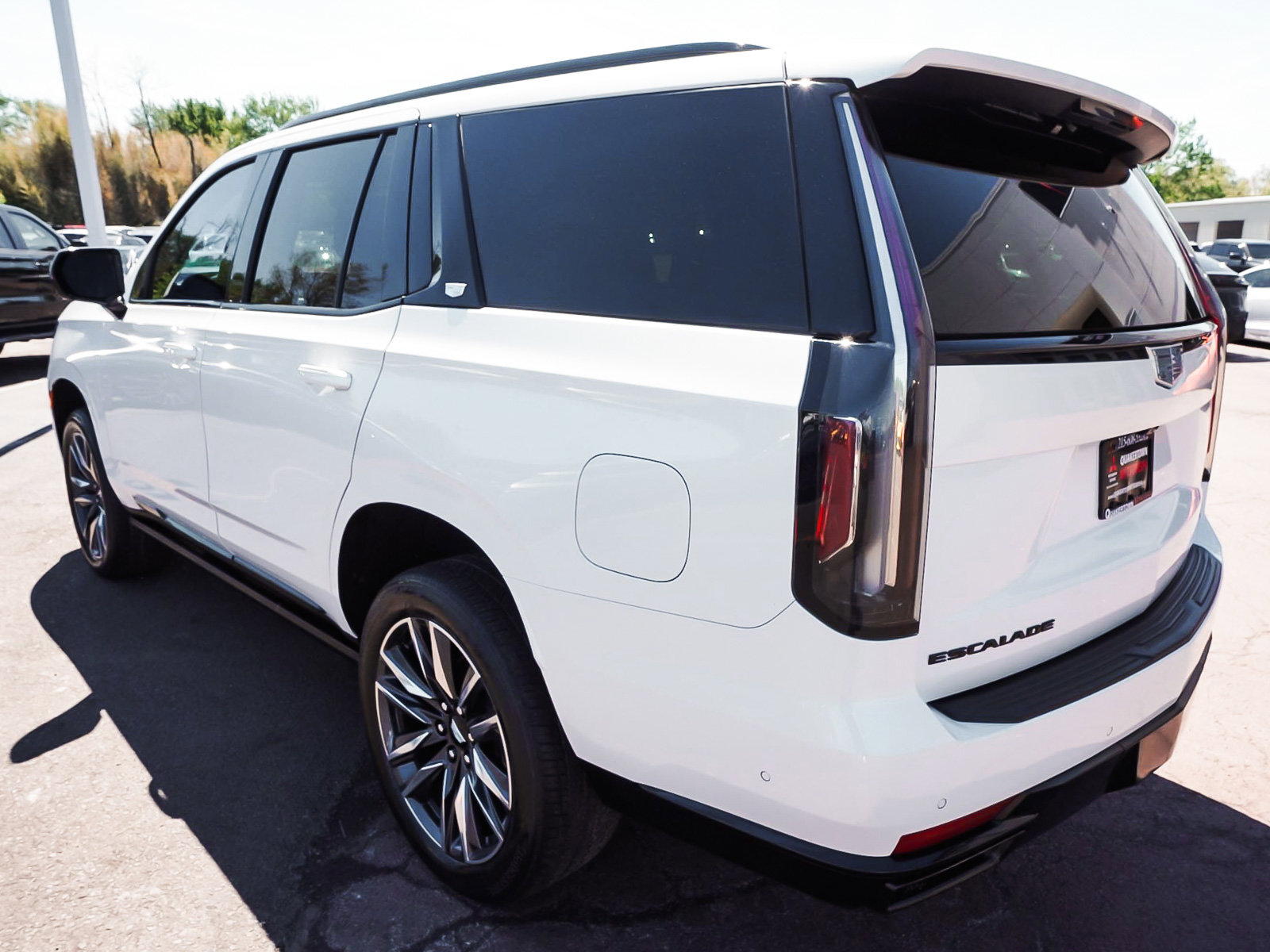 Used 2021 Cadillac Escalade Sport w/ Driver Assist Tech Package AWD/4WD image 4