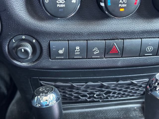 Used 2018 Jeep Wrangler Unlimited Rubicon w/ Cold Weather Group AWD/4WD image 39