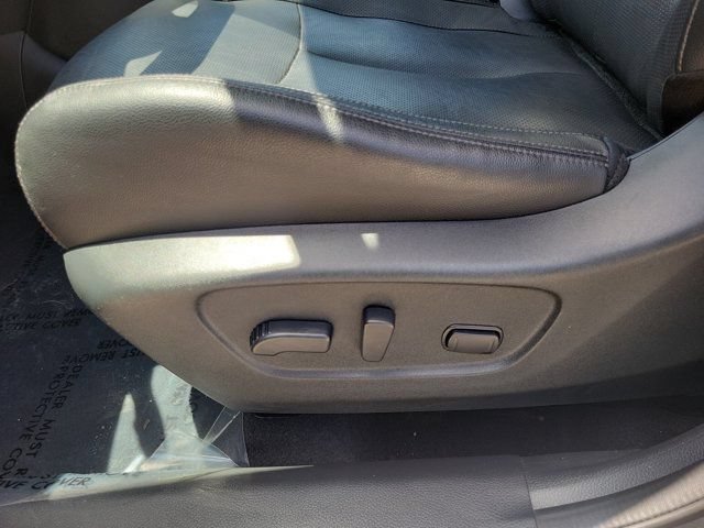 Used 2018 Nissan Rogue SL w/ Premium Package FWD image 19