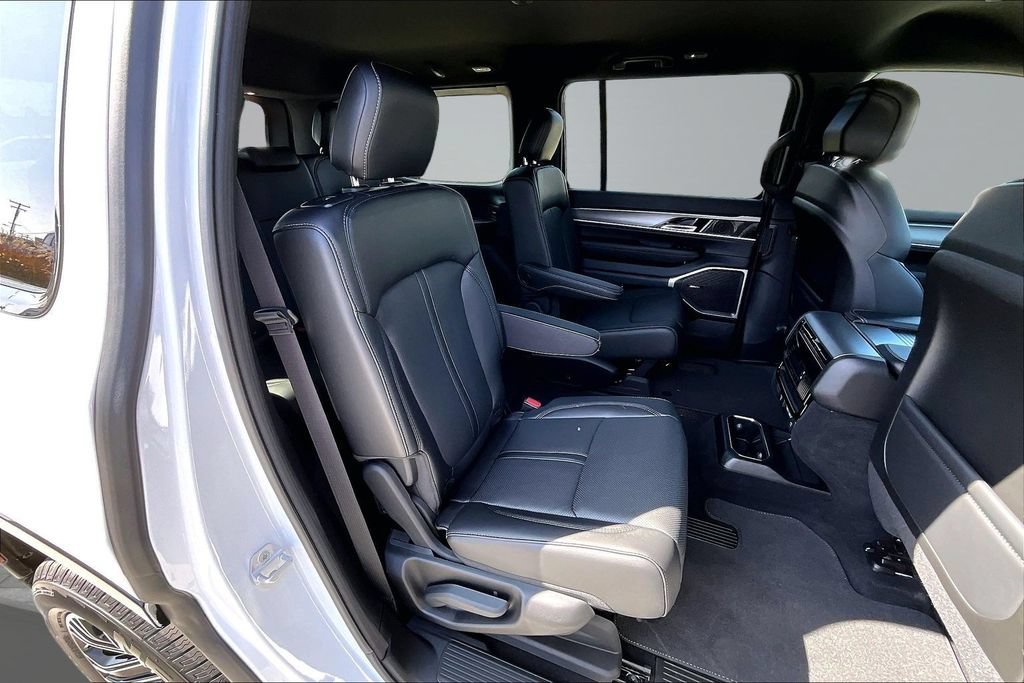 New 2026 Jeep Grand Wagoneer 4WD image 18