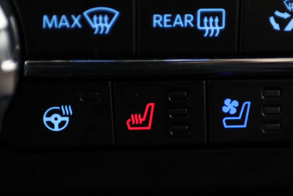 Used 2025 Ford F350 King Ranch w/ Chrome Package AWD/4WD image 32