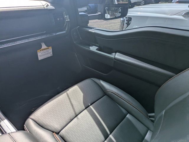 Used 2025 Ford F450 Lariat image 11
