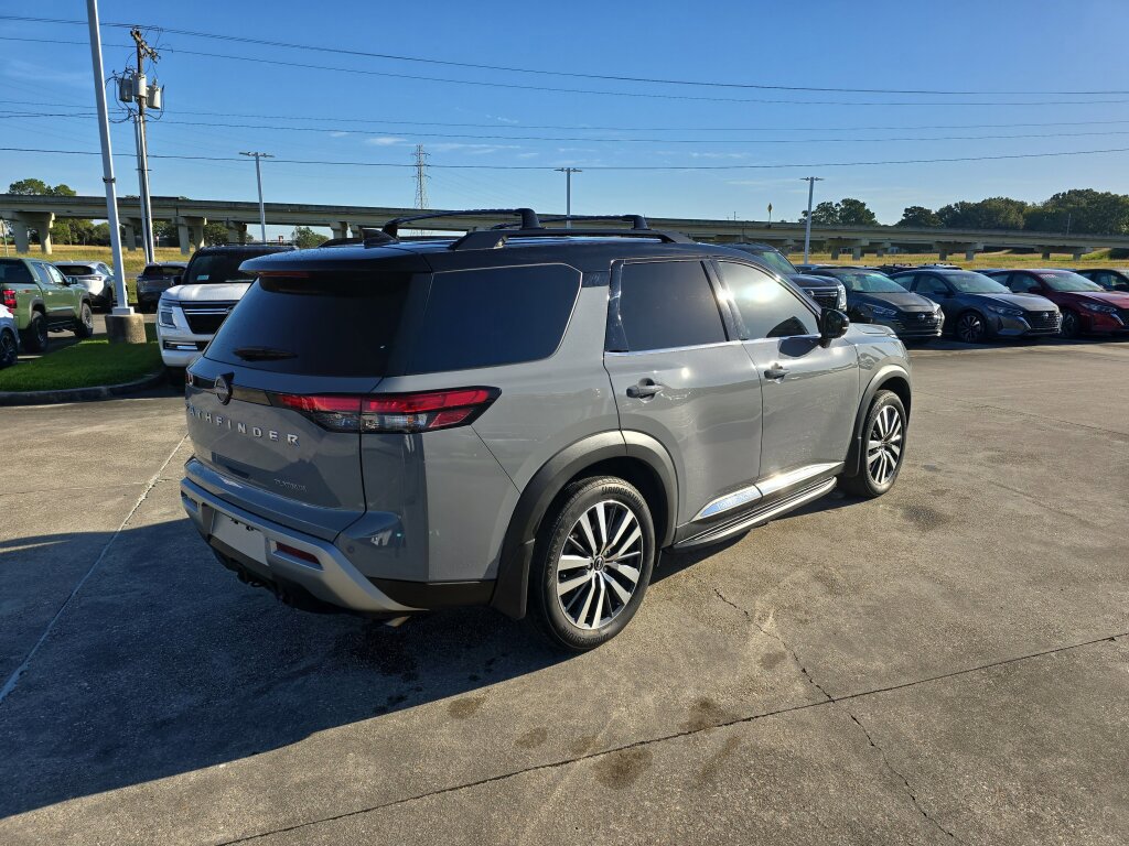 Used 2022 Nissan Pathfinder Platinum w/ Lighting Package (N93) image 6