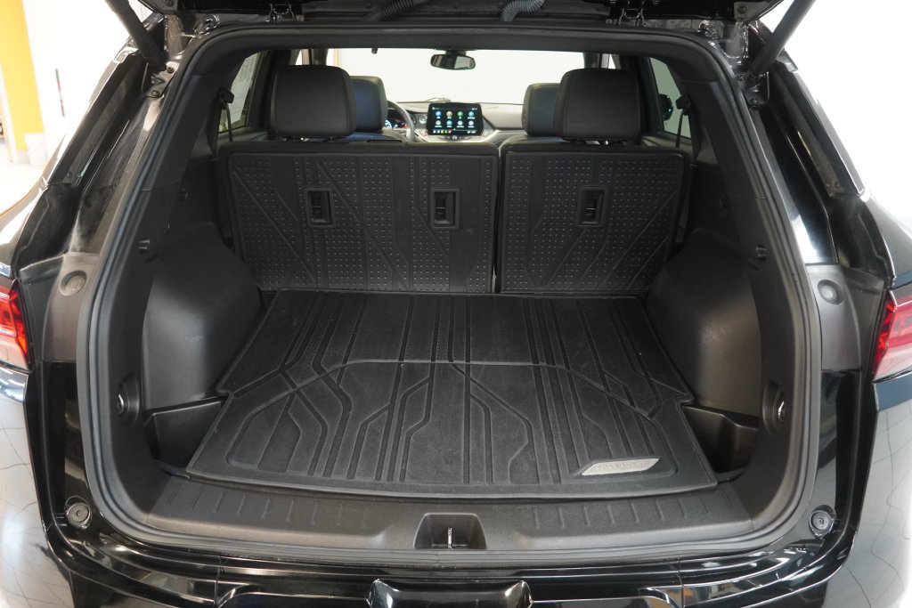 Used 2023 Chevrolet Blazer RS w/ LPO, Floor Liner Package FWD image 11