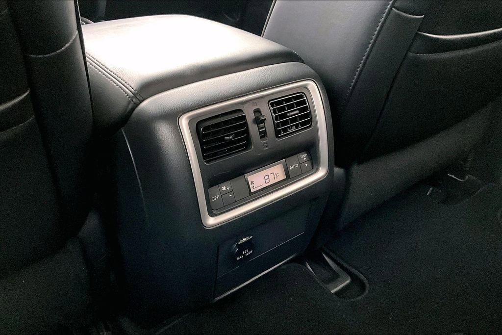 Used 2015 INFINITI QX60 Luxe w/ Premium Plus Package AWD/4WD image 32