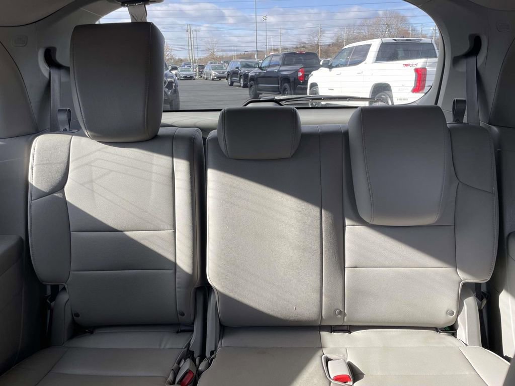 Used 2015 Honda Odyssey EX-L image 12