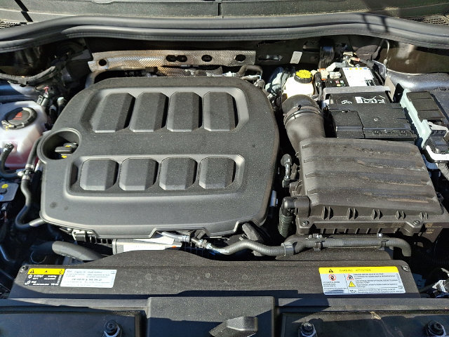Used 2025 Volkswagen Tiguan SE w/ Panoramic Sunroof Package AWD/4WD image 29