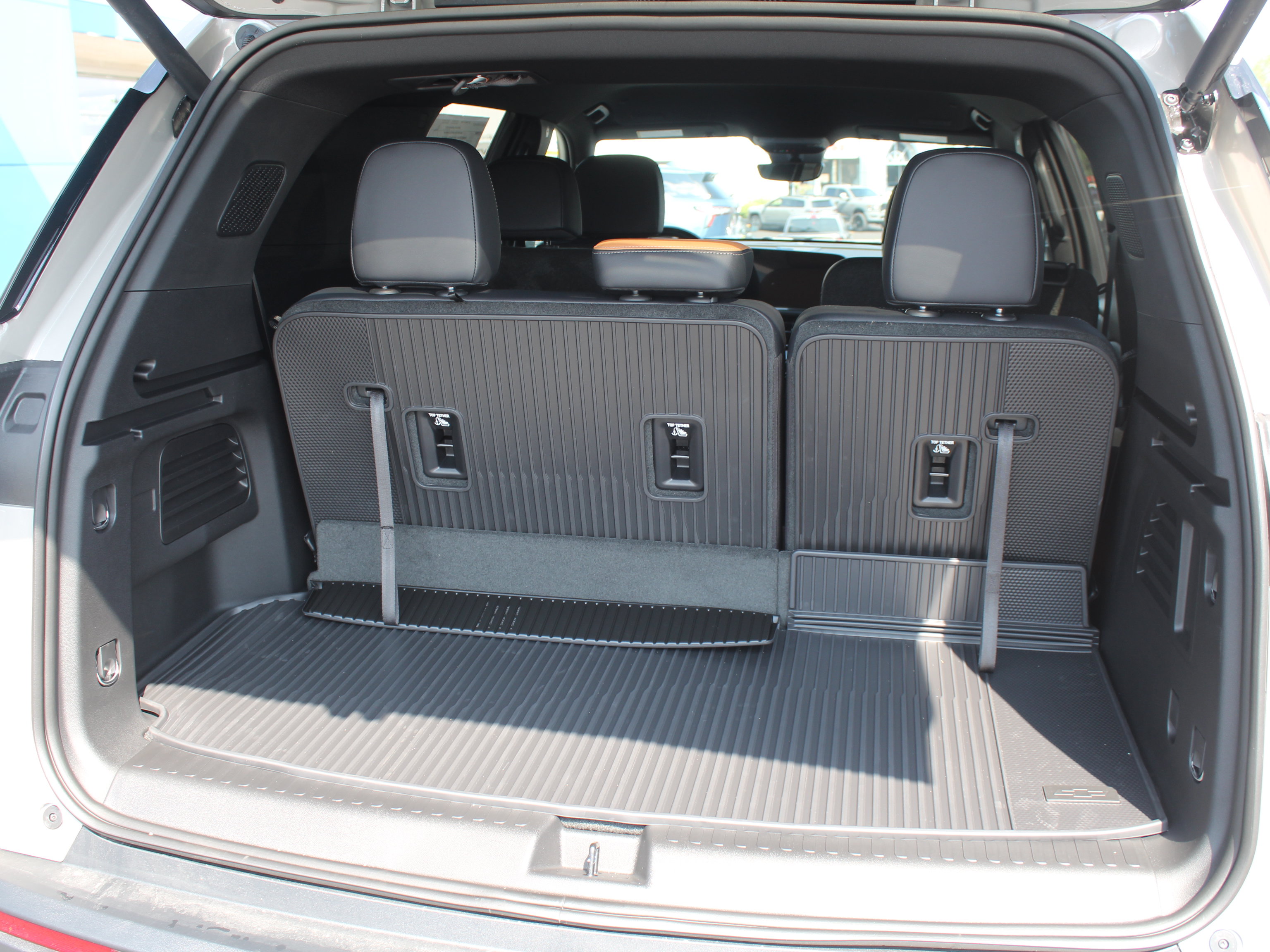 New 2027 Chevrolet Traverse Z71 w/ Enhanced Driving Package AWD/4WD image 28