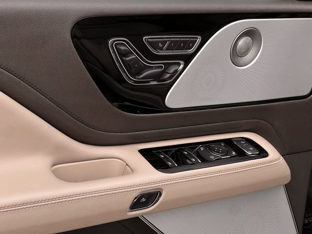 Used 2024 Lincoln Aviator Reserve w/ Equipment Group 201A image 25