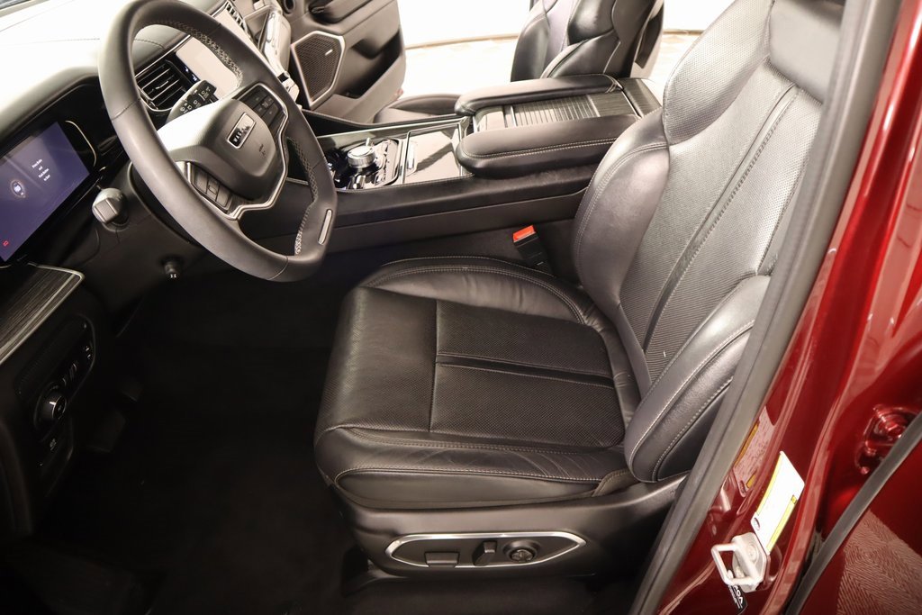 Used 2022 Jeep Wagoneer Series III w/ Flexible Seating Group image 12