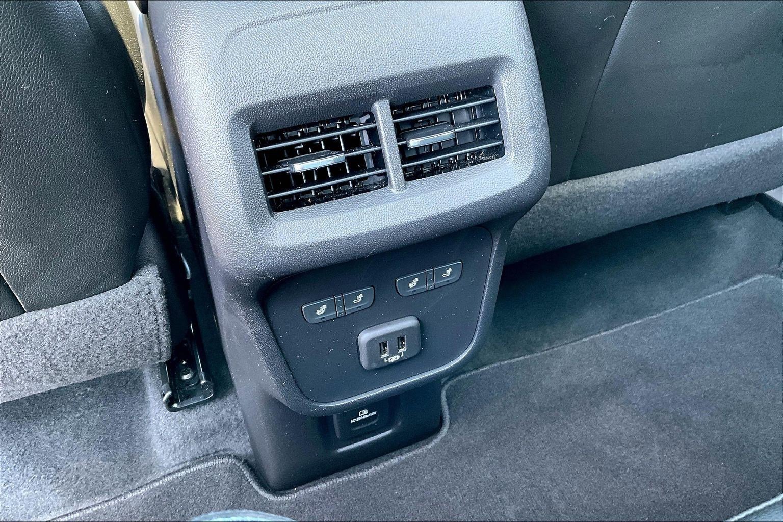 Used 2023 Chevrolet Equinox Premier AWD/4WD image 10