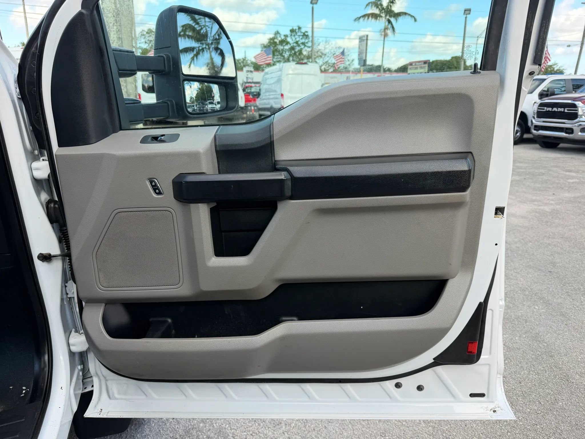 Used 2017 Ford F450 XL w/ Power Equipment Group image 15
