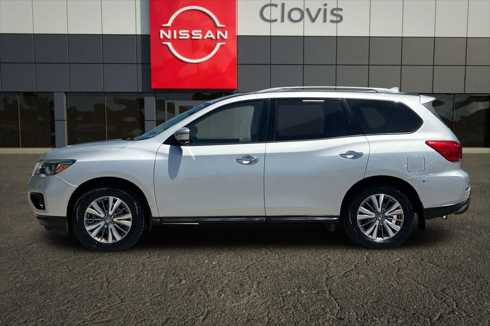 Used 2020 Nissan Pathfinder SL FWD image 6