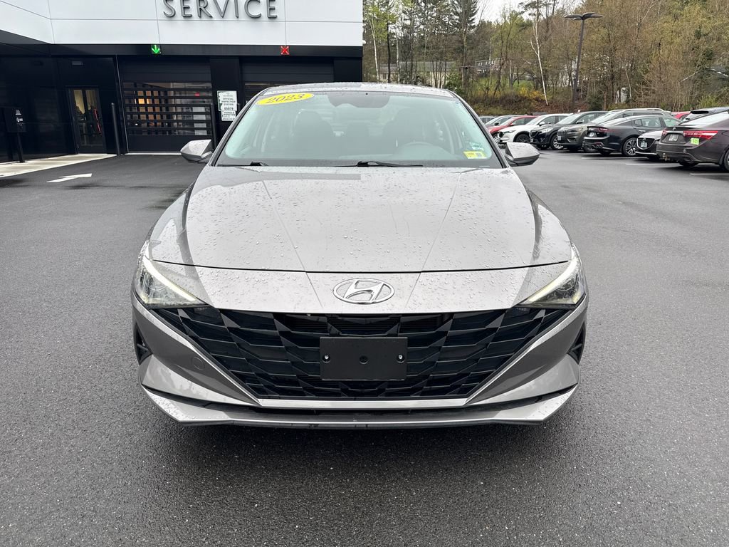 Used 2023 Hyundai Elantra Blue w/ Preferred Accessory Package FWD image 8