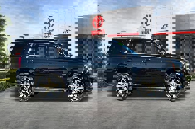 Used 2020 GMC Yukon SLT w/ Open Road Package image 3