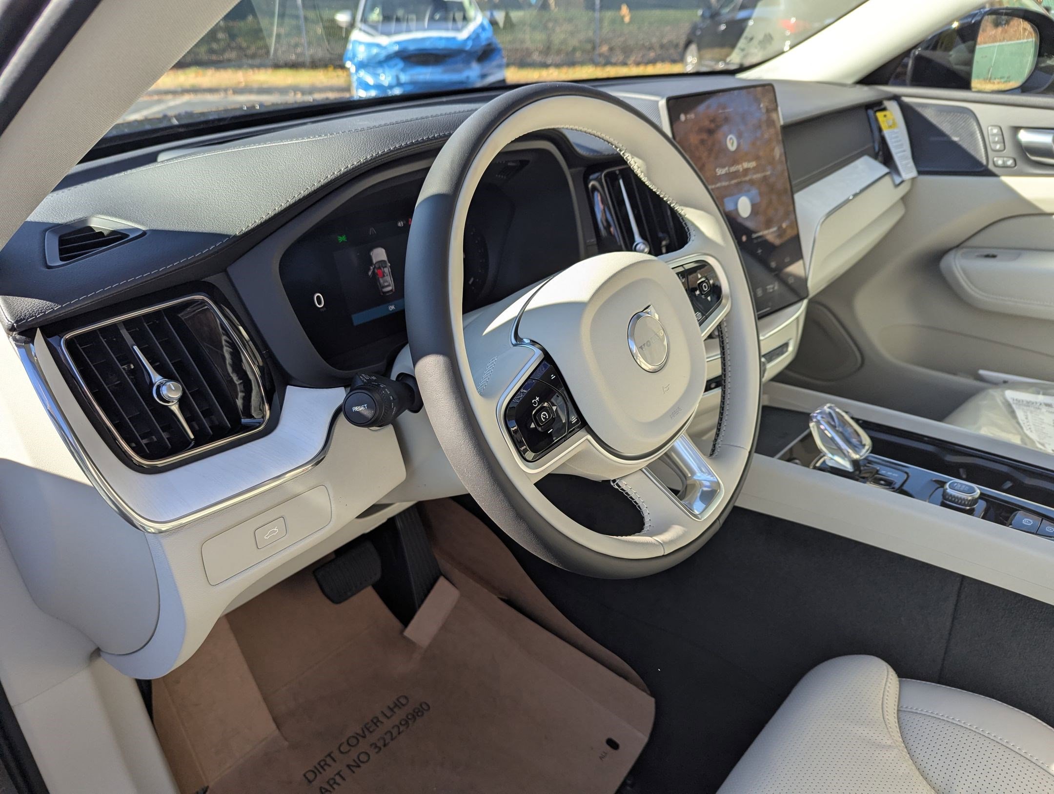 New 2026 Volvo XC60 B5 Ultra w/ Protection Package Premier image 7