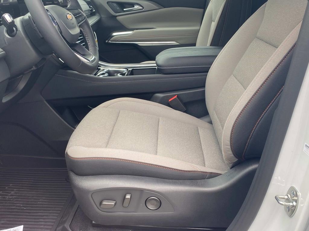 New 2026 Chevrolet Traverse LT w/ Driver Confidence Package image 17
