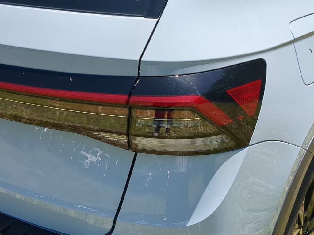 New 2026 Volkswagen Taos SE FWD image 7