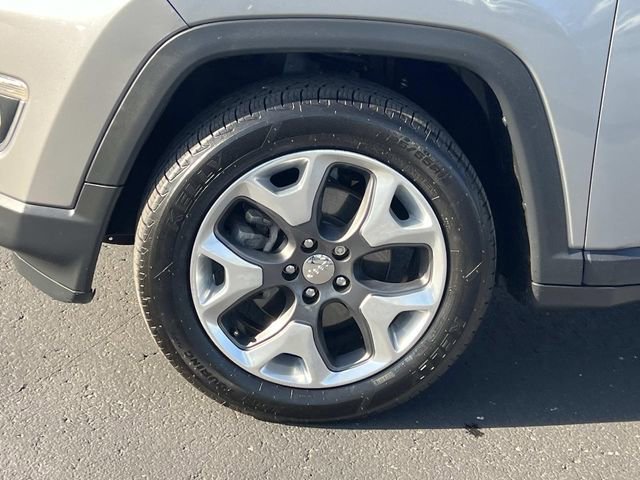 Used 2018 Jeep Compass Limited AWD/4WD image 9