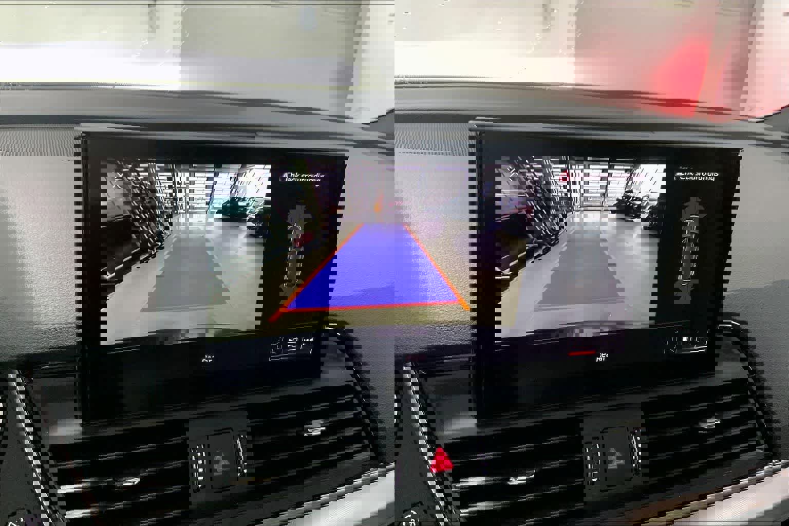 Certified 2025 Audi Q5 2.0T Premium w/ Convenience Plus Package image 24