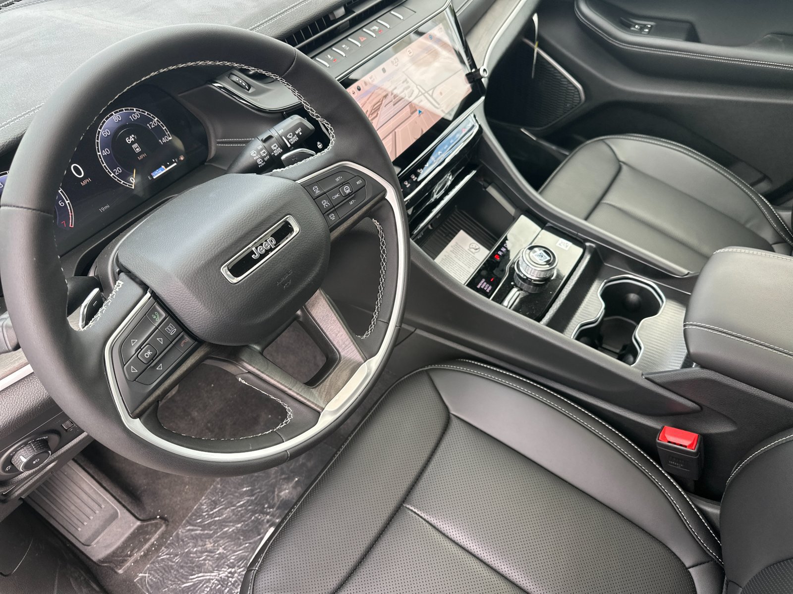 New 2026 Jeep Grand Cherokee L Limited w/ Luxury Tech Group II AWD/4WD image 10