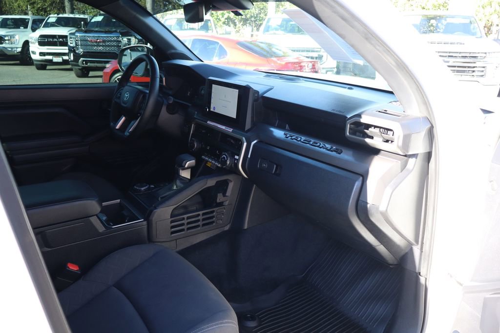 Used 2024 Toyota Tacoma SR5 AWD/4WD image 45