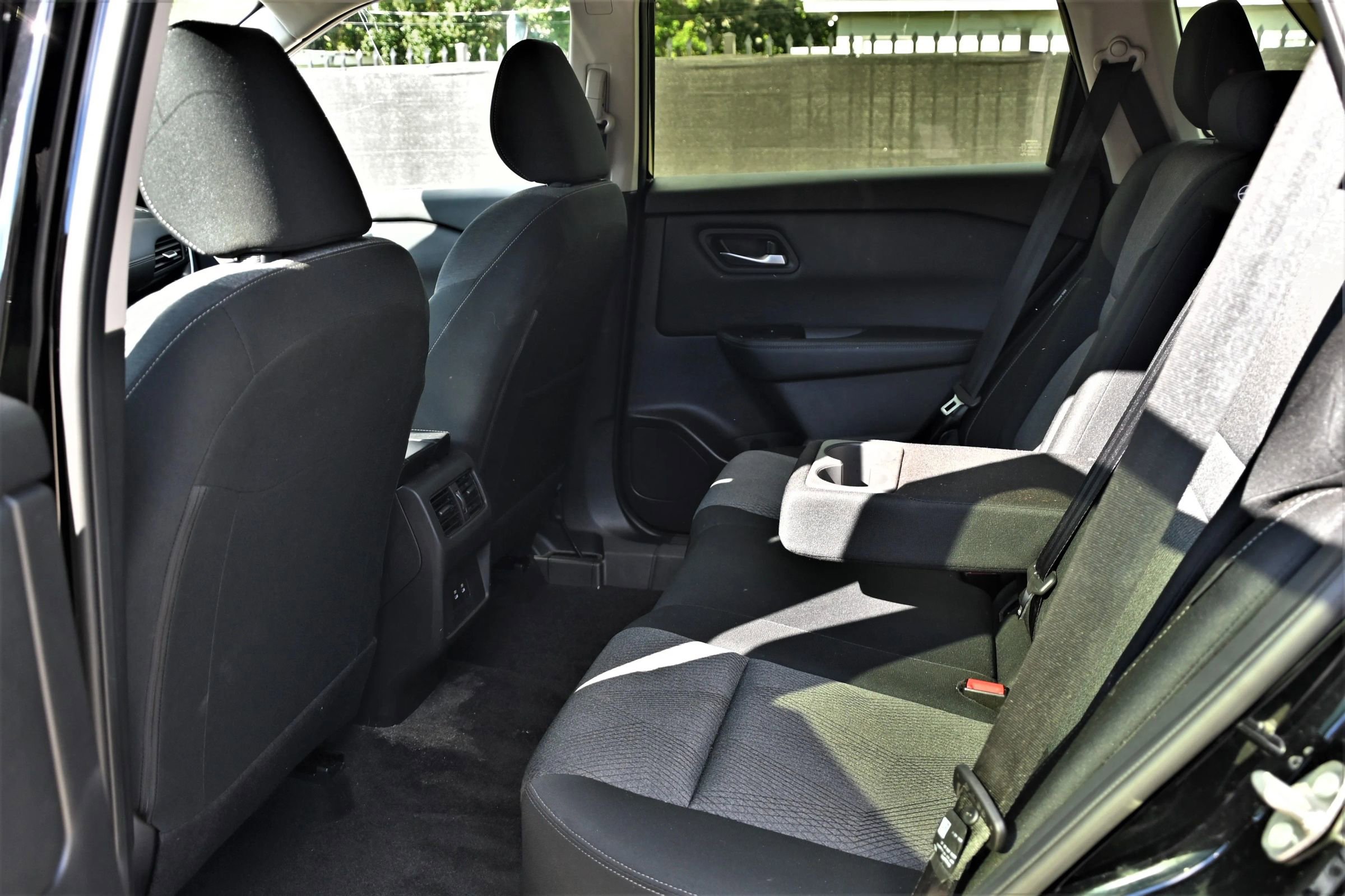 Used 2025 Nissan Rogue SV image 16