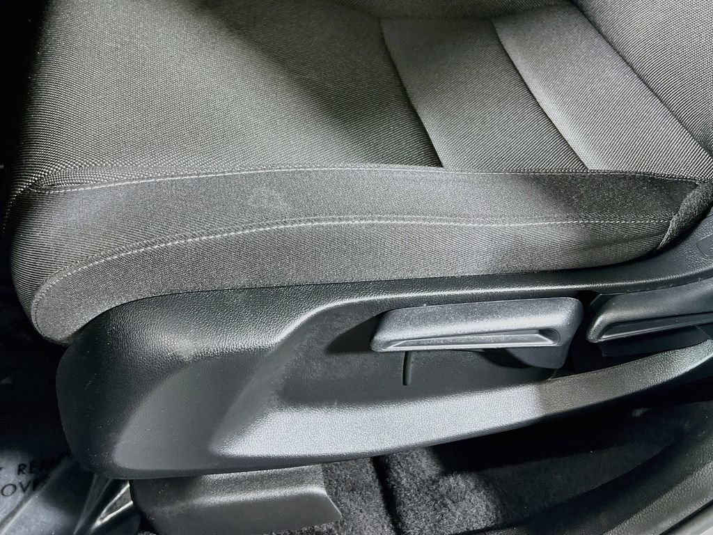 Used 2025 Honda CR-V LX image 17