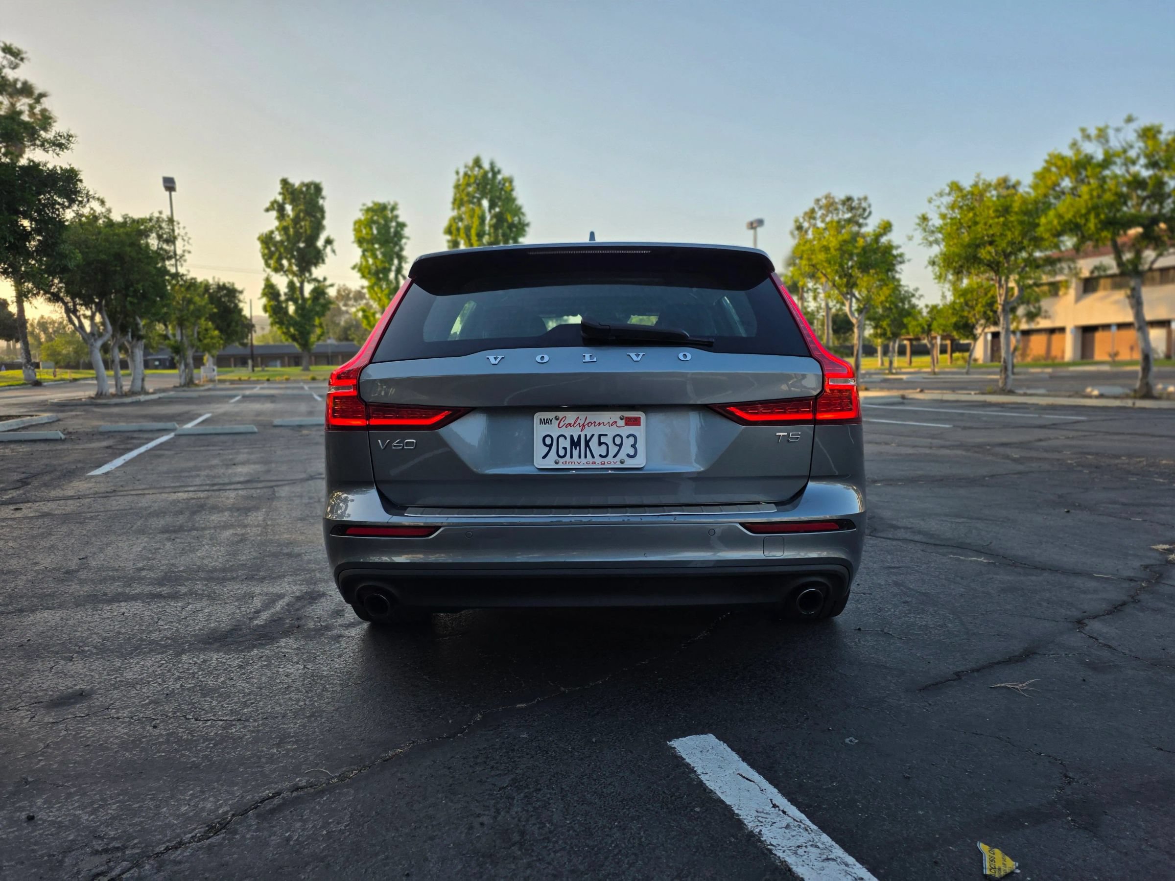 Used 2020 Volvo V60 T5 Momentum FWD image 5
