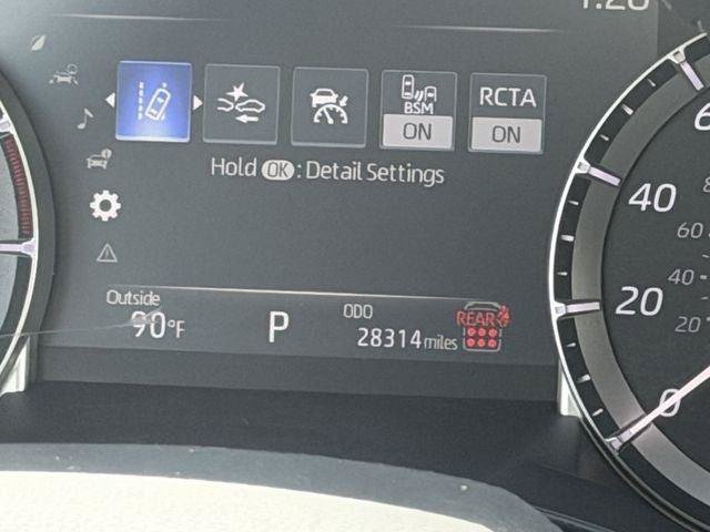 Certified 2025 Toyota Highlander LE FWD image 14