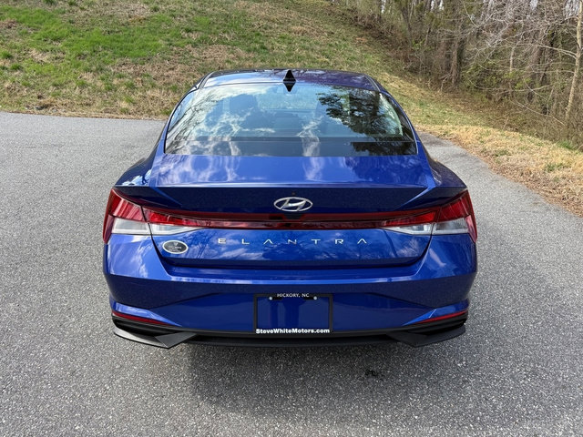 Used 2021 Hyundai Elantra SE image 7