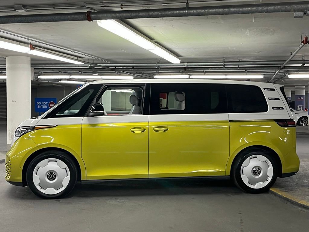 Used 2025 Volkswagen ID. Buzz 1st Edition image 34