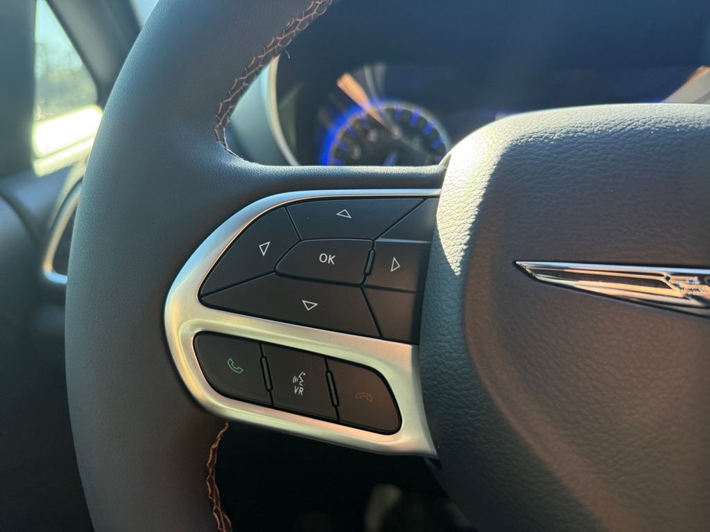 New 2026 Chrysler Pacifica Pinnacle image 22
