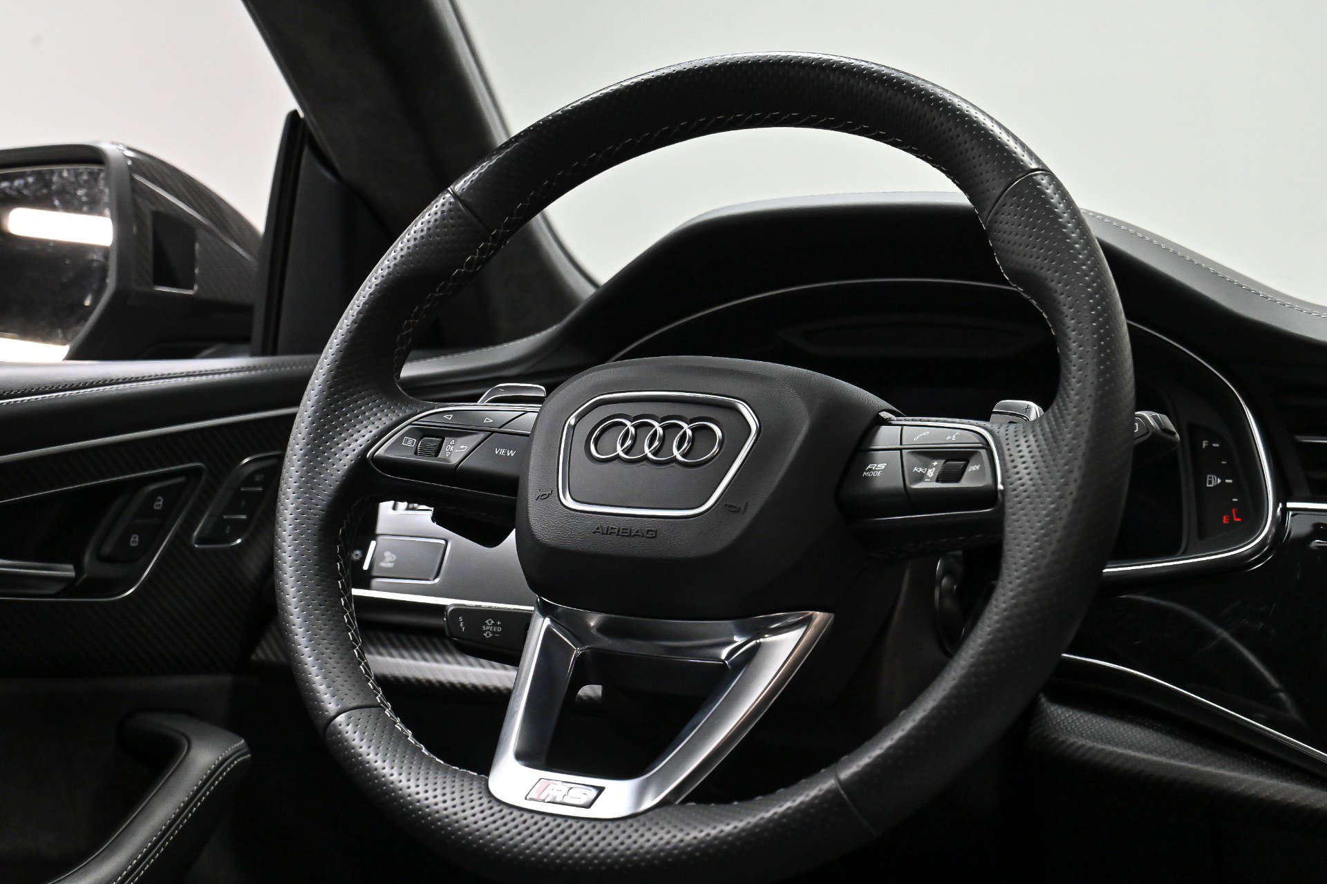 Used 2021 Audi RS Q8 w/ Carbon Optic Package image 8
