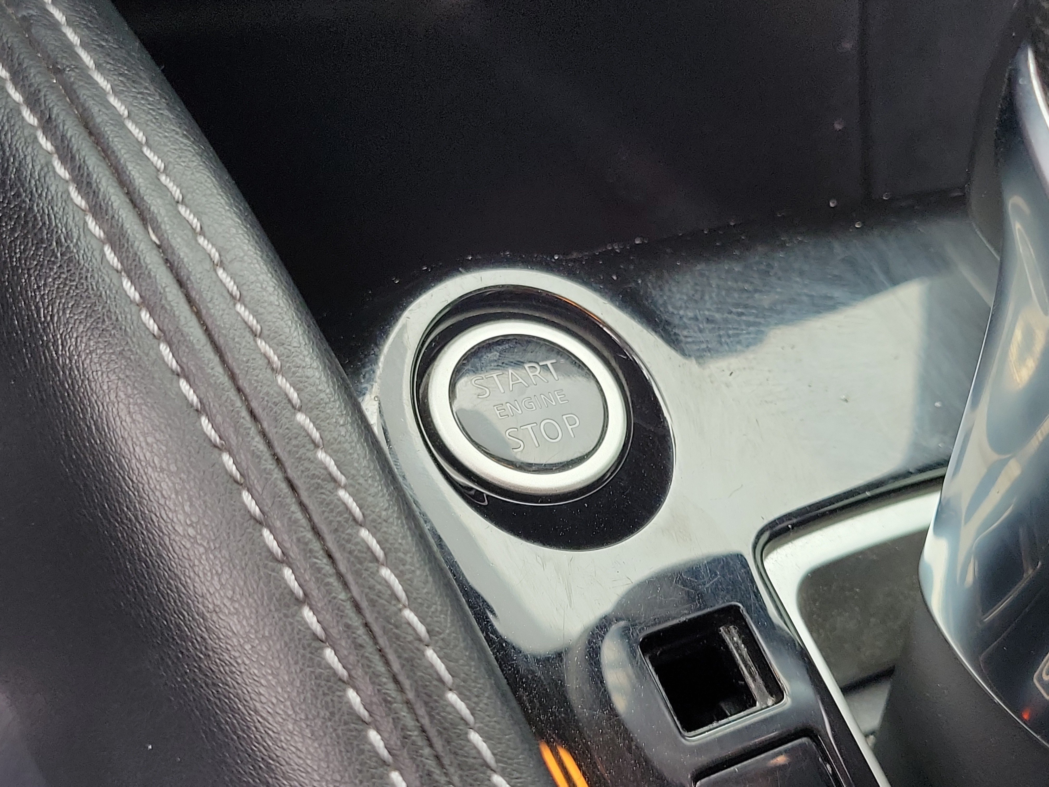 Used 2020 Nissan Kicks SR FWD image 28
